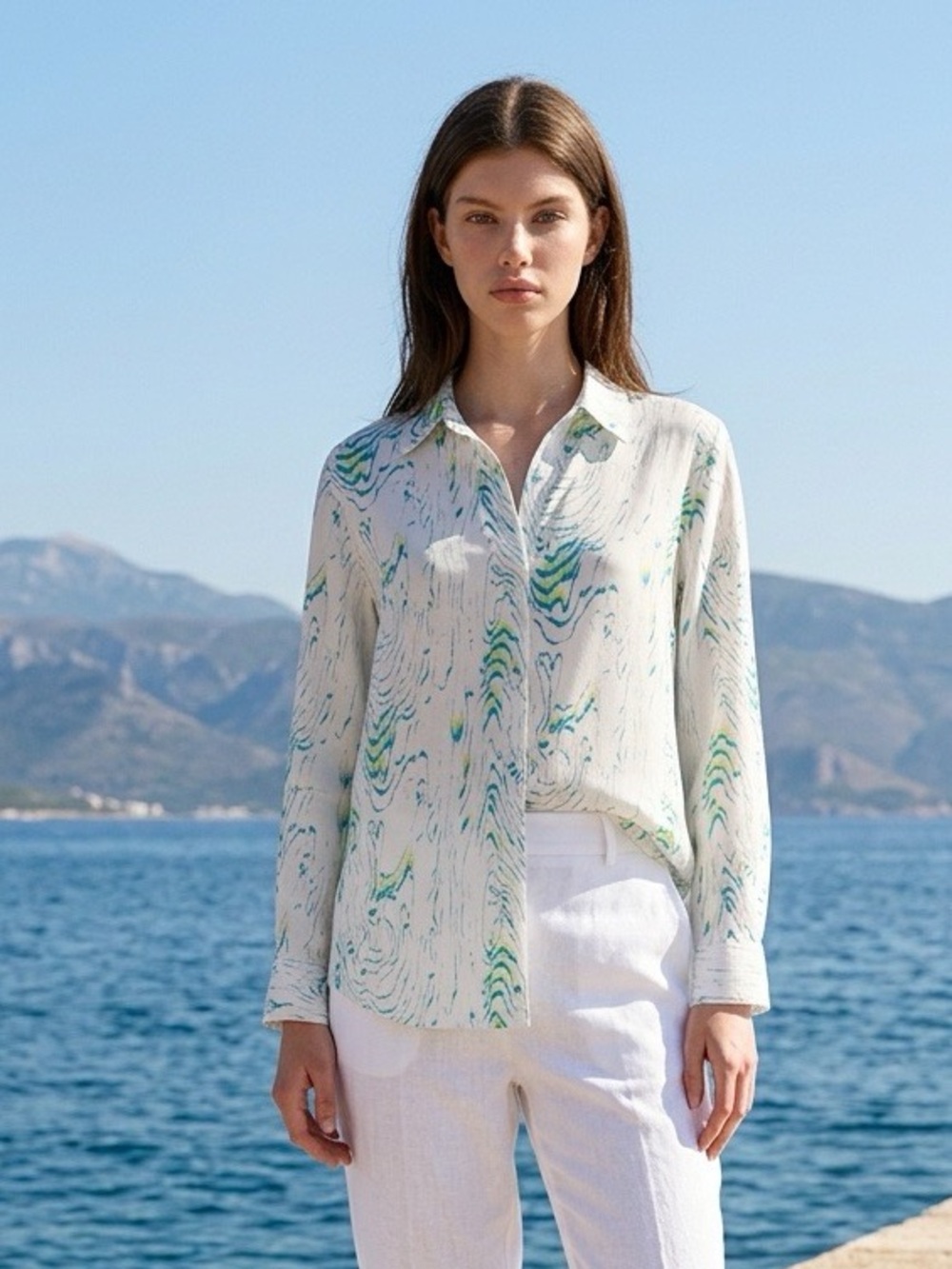 Equipment Femme Silk White w/Blue Yellow Waves Shirt, Size XS/TP